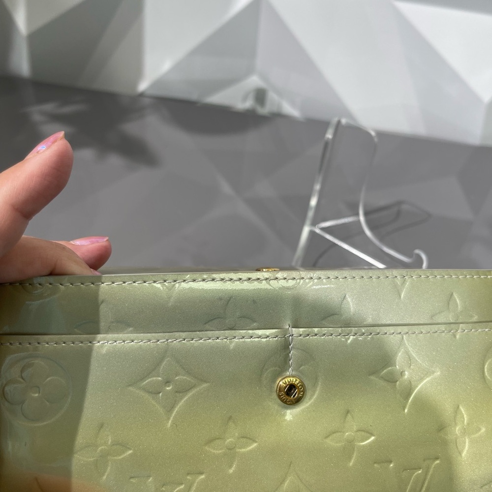 Louis Vuitton Vernis  Monogram Gold grey/silver Long Sarah Wallet - Picture 14 of 17